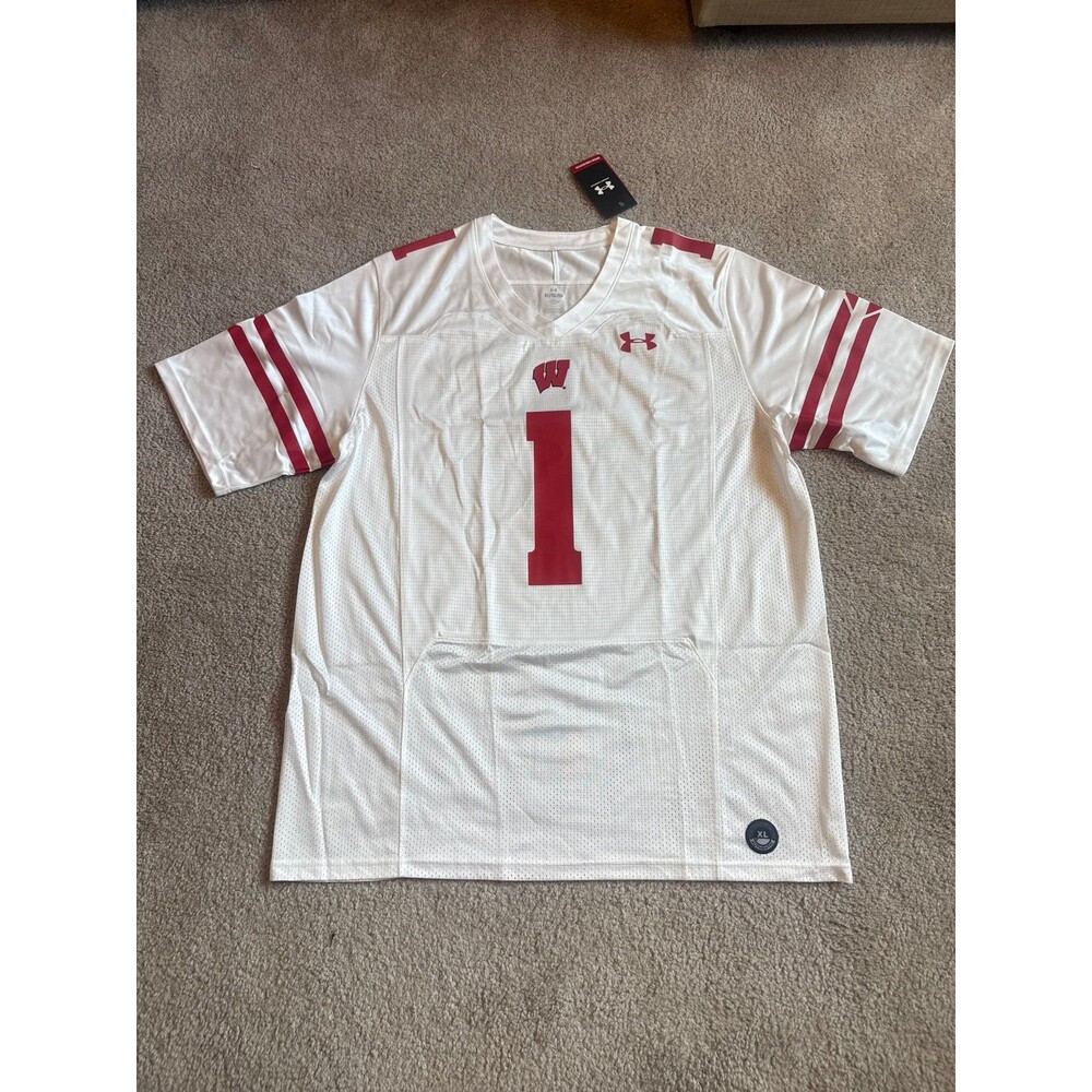 Wisconsin Badgers Under Armor Men’s NWT Football Jersey Size XL